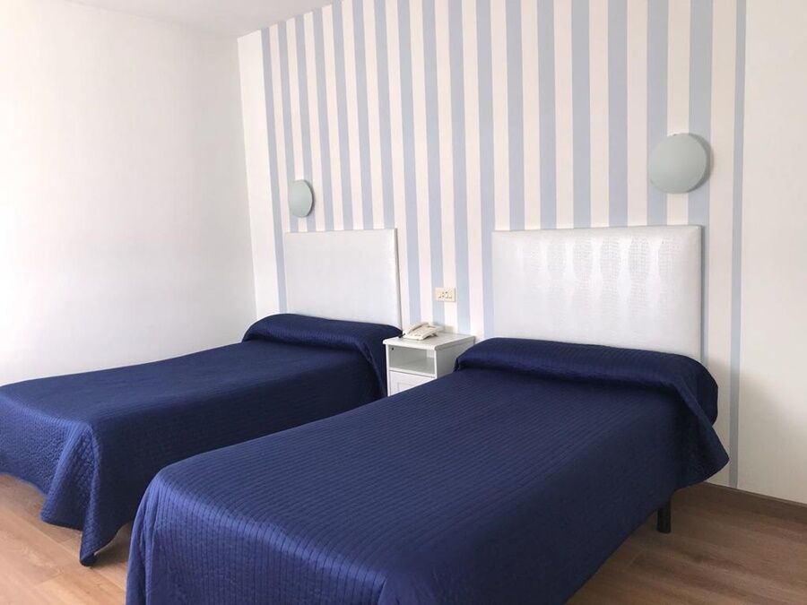 Hotel Voar Ribadeo Exteriör bild